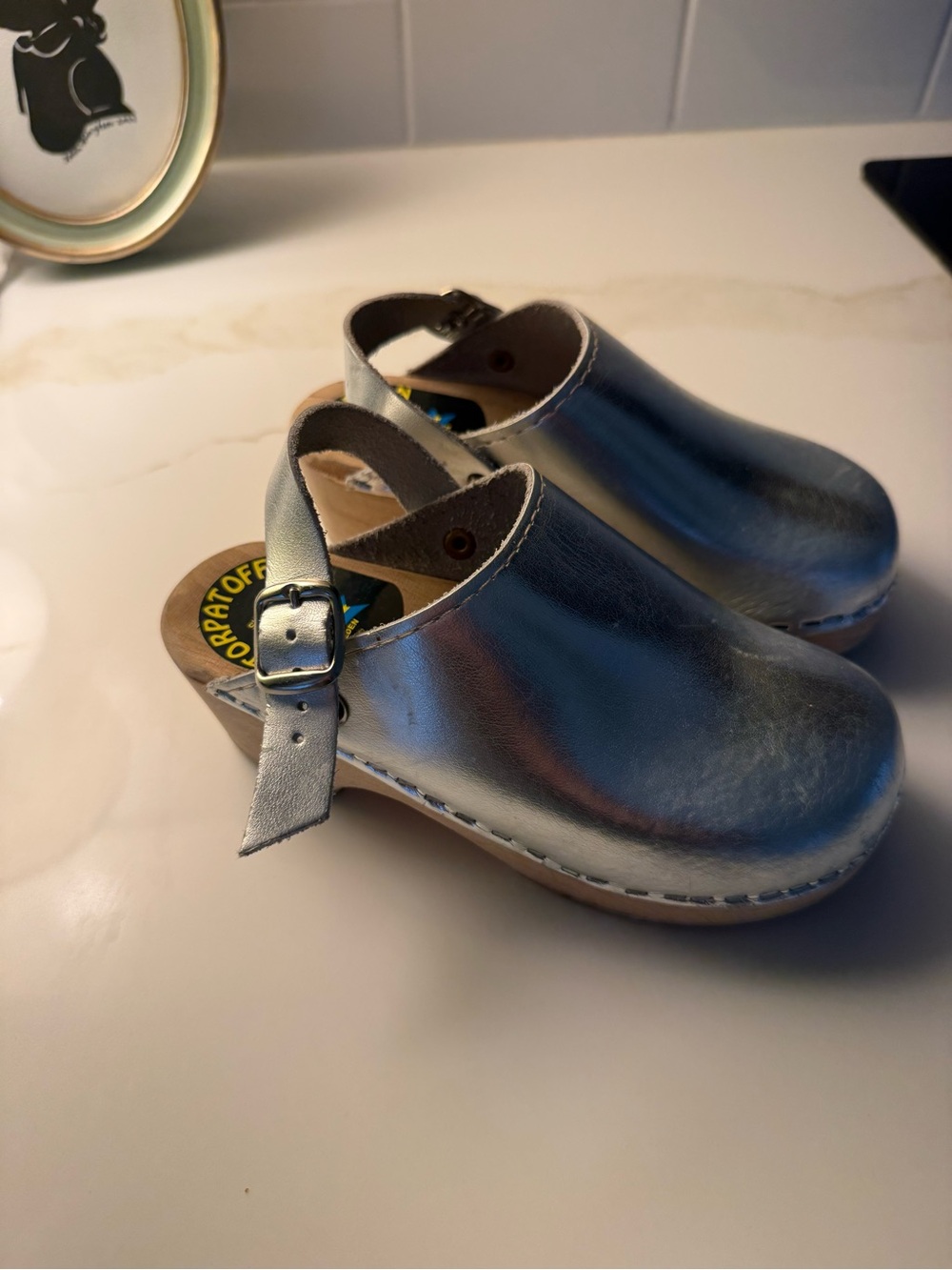 Torpatoffrln Metallic Silver Clogs with Adjustable Back Strap Sz 30